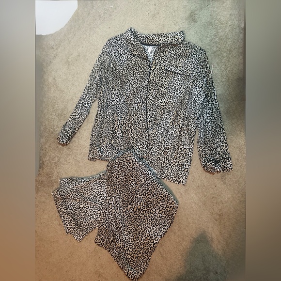 Joyspun Women's Velour Notch Collar Top/Pants Pajama Set NWOT - Picture 2 of 5